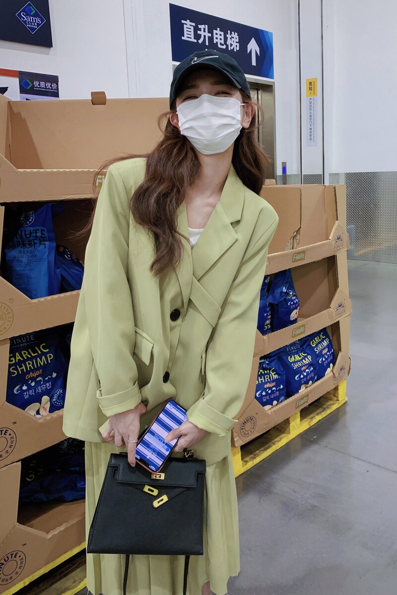 春季绿色小清新西装套装女2025新款流行西服上衣百褶半身裙两件套,女装套装/套裙,2C137