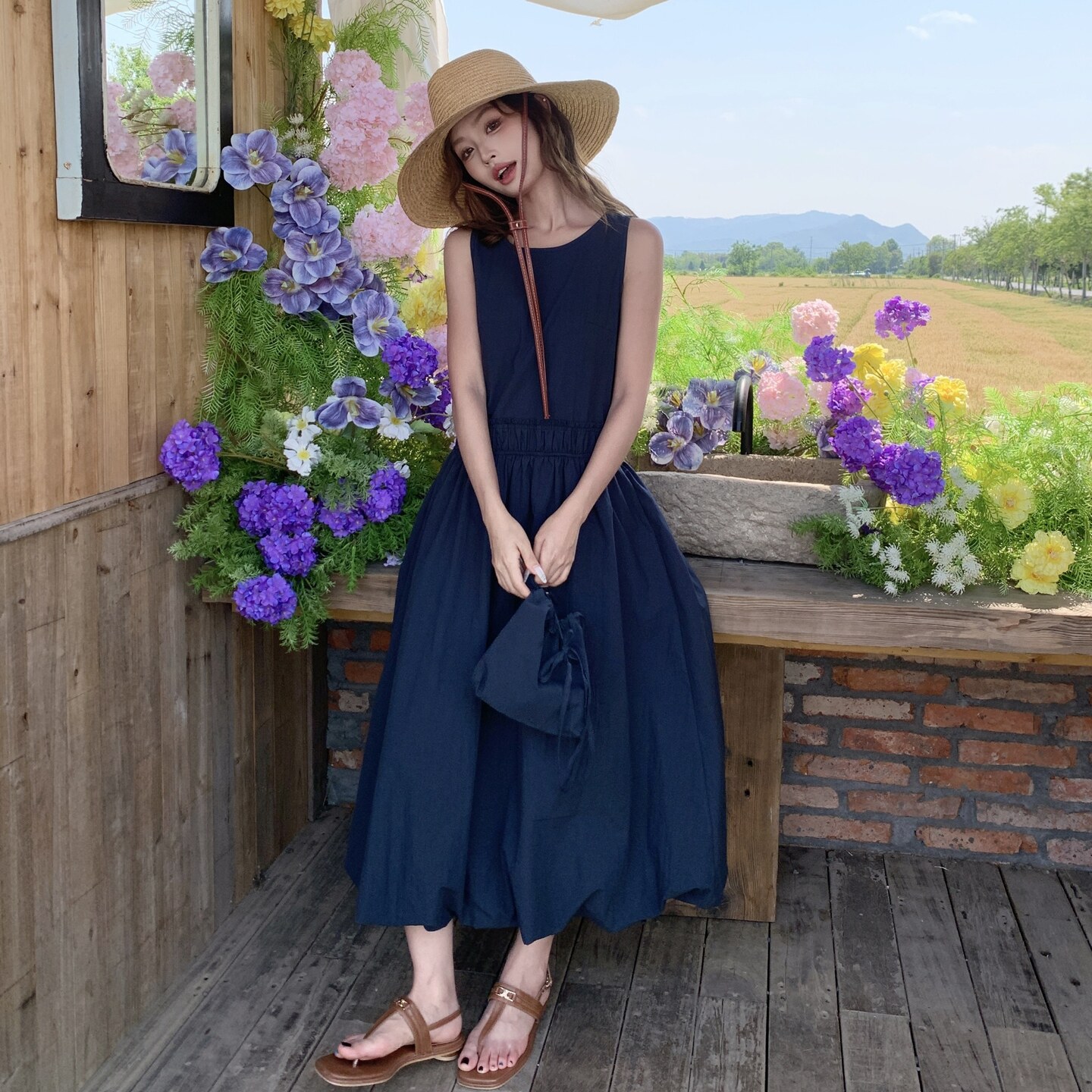 高级感藏青色无袖连衣裙女夏2025新款超火设计感绝美气质长裙流行,女装连衣裙,2C109