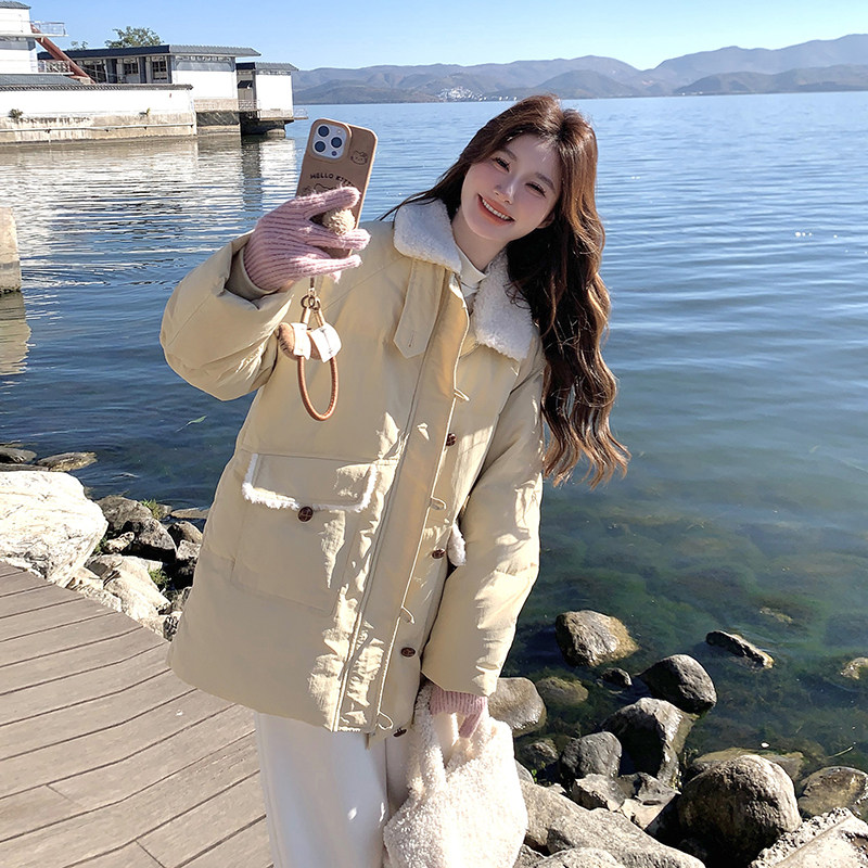 主推现货 黄色好看减龄毛绒拼色羽绒服5821-P265-K398图片