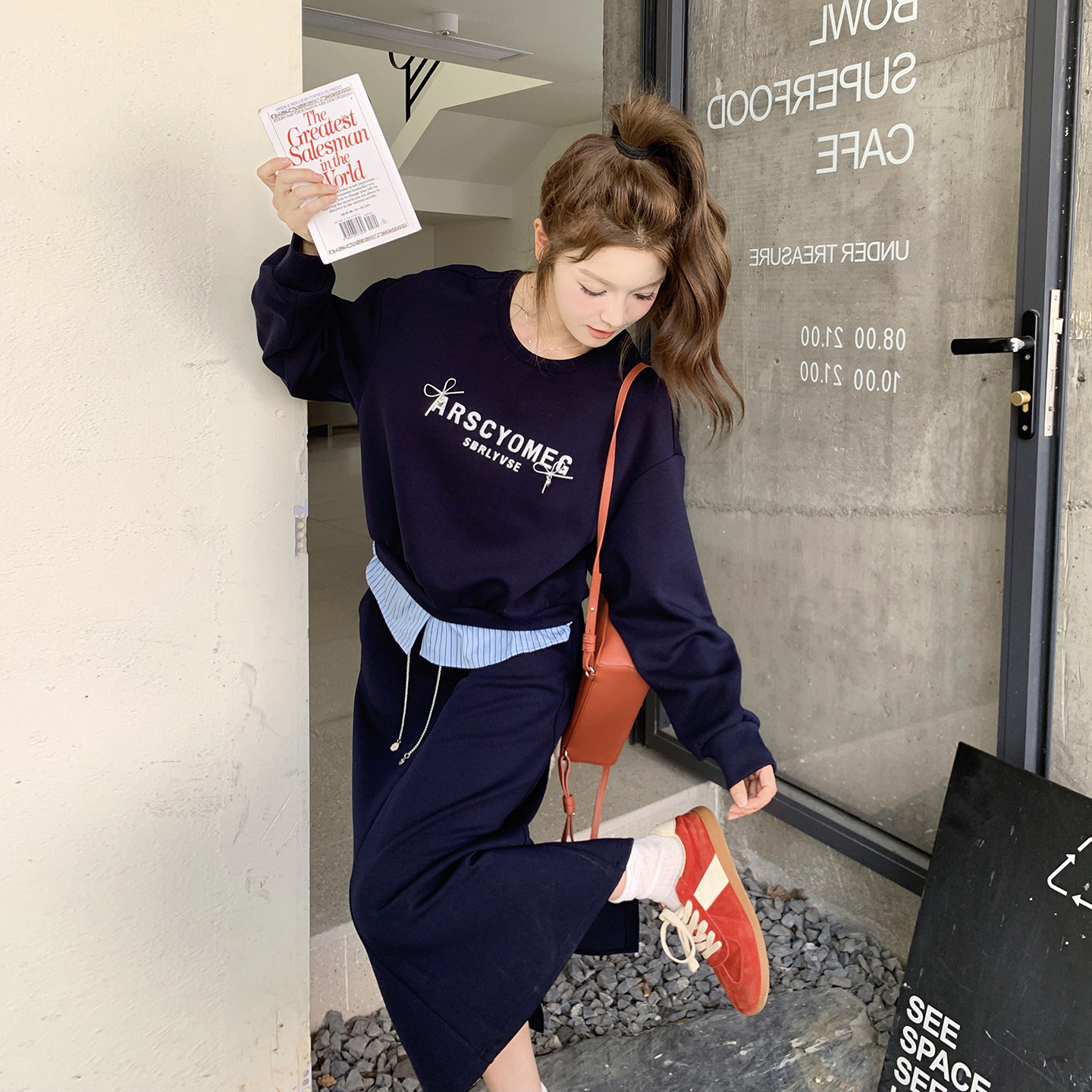 假两件条纹拼接藏青色卫衣套装裙女春秋季大方得体穿搭超火两件套,女装套装/套裙,2D043