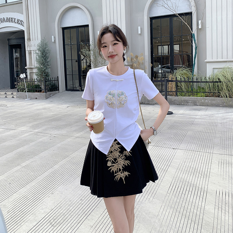【现货】2025春夏新款风百搭T恤+高腰刺绣马面裙套装,女装套装/套裙,2D148