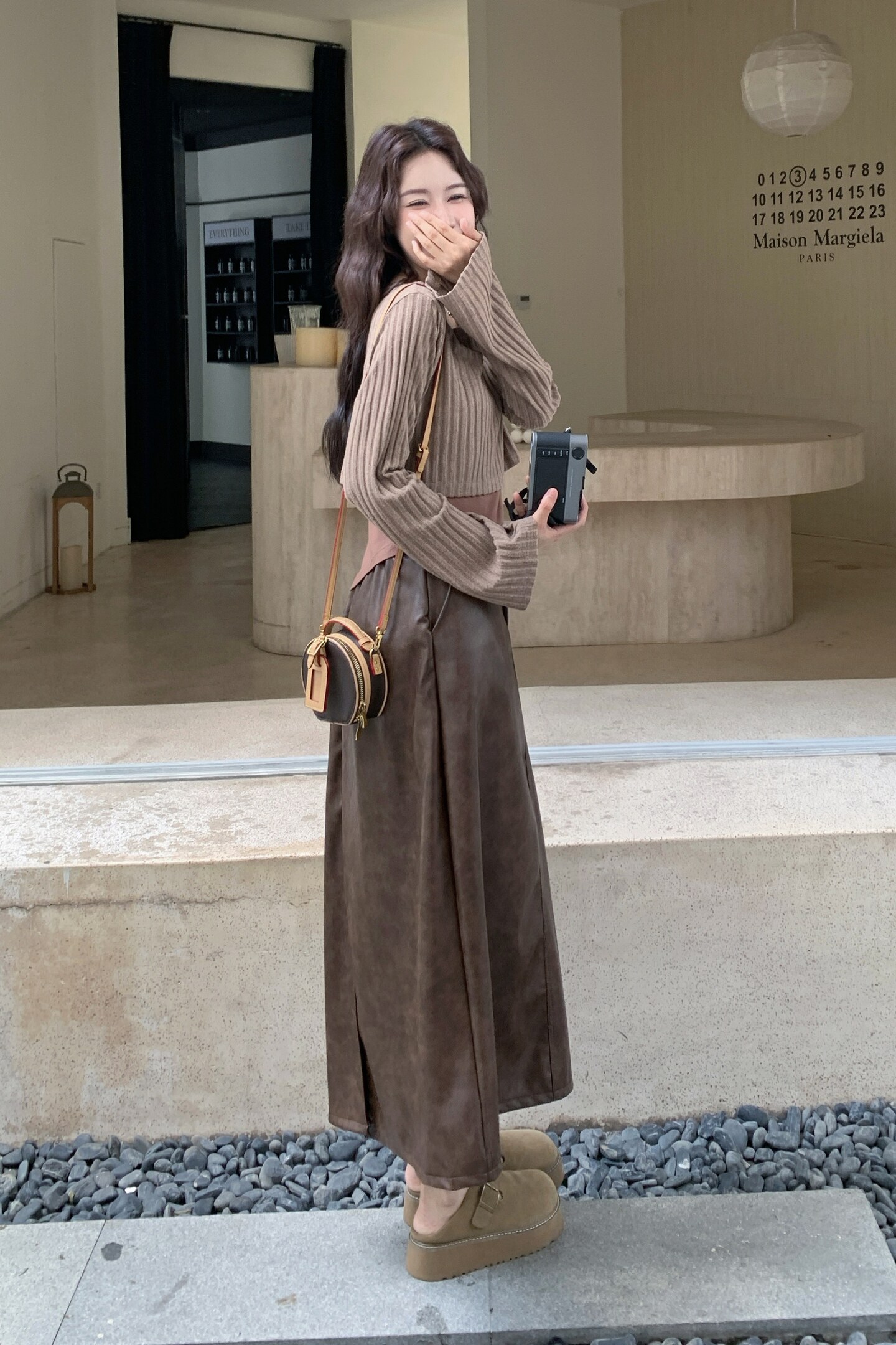 美拉德穿搭咖色套装女春秋超火好看高级小众针织罩衫半身裙三件套,女装套装/套裙,2C117
