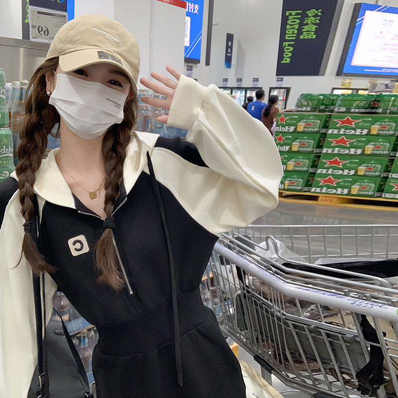 黑色设计感撞色连帽卫衣裙女春秋2025新款收腰显瘦开叉长袖连衣裙,女装连衣裙,2C098