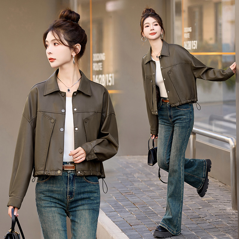 2025新款修身翻领PU皮机车服显瘦时尚复古短款皮夹克,女装皮衣,自然秀