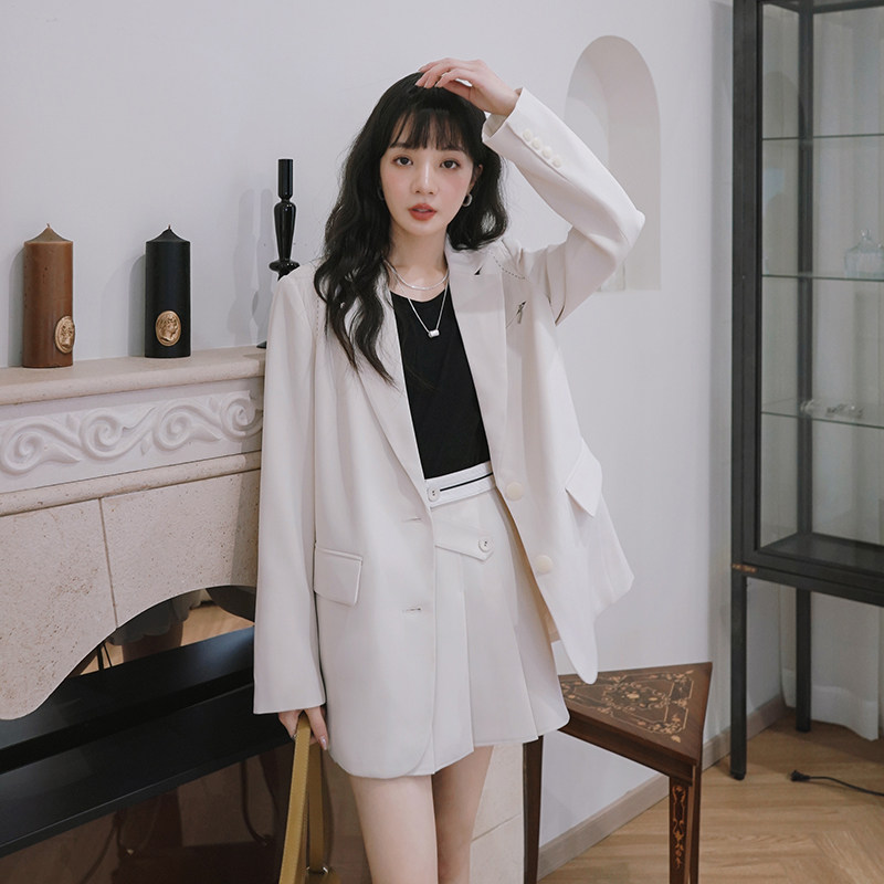 现货！C037 707 P145 K228 【2024 春秋】西装上衣+百褶裙两件套图片