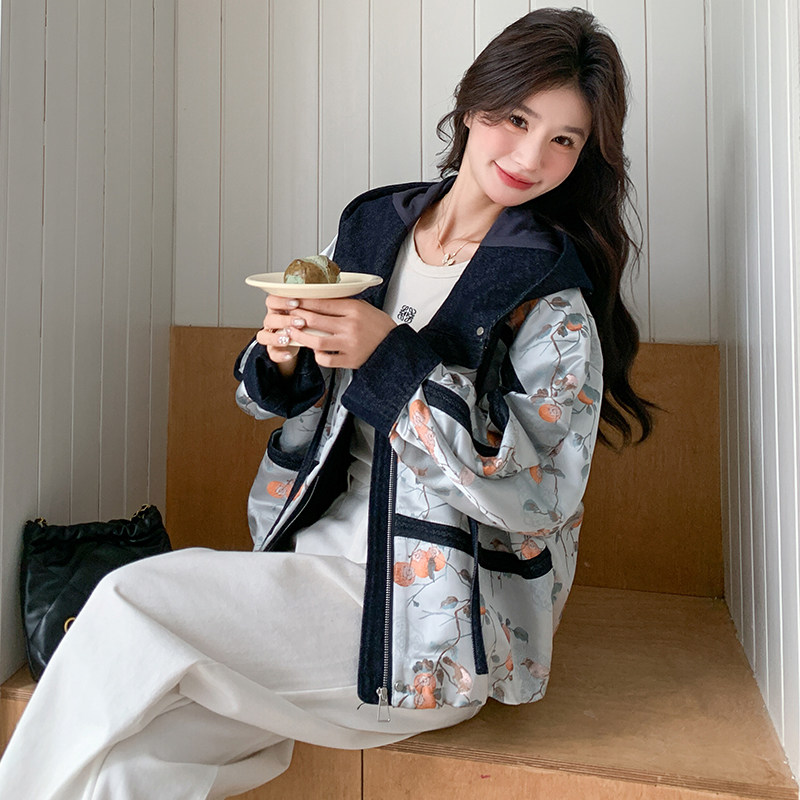 独特漂亮印花短款连帽工装外套女春秋2025年超火好看减龄休闲夹克,女装短外套,2C057