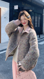 独特设计感灰色短款羊羔毛羽绒服女冬季超火好看高级小众加厚外套，女装羽绒服，2C230