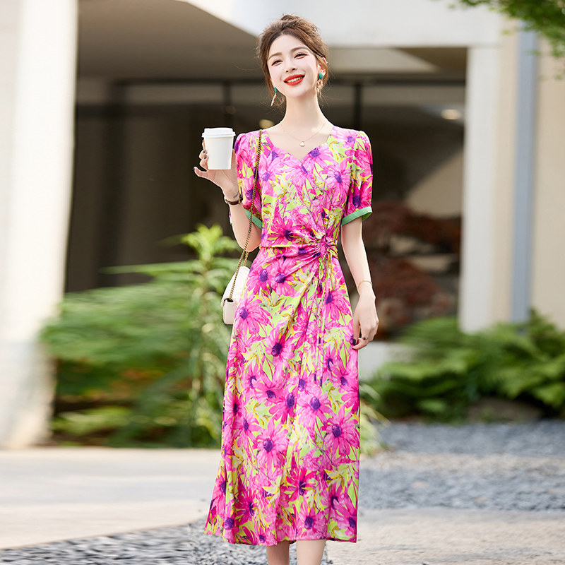 高端名媛气质精致碎花裙女2023夏新款V领抽绳收腰修身显瘦连衣裙,女装连衣裙,吾爱衣