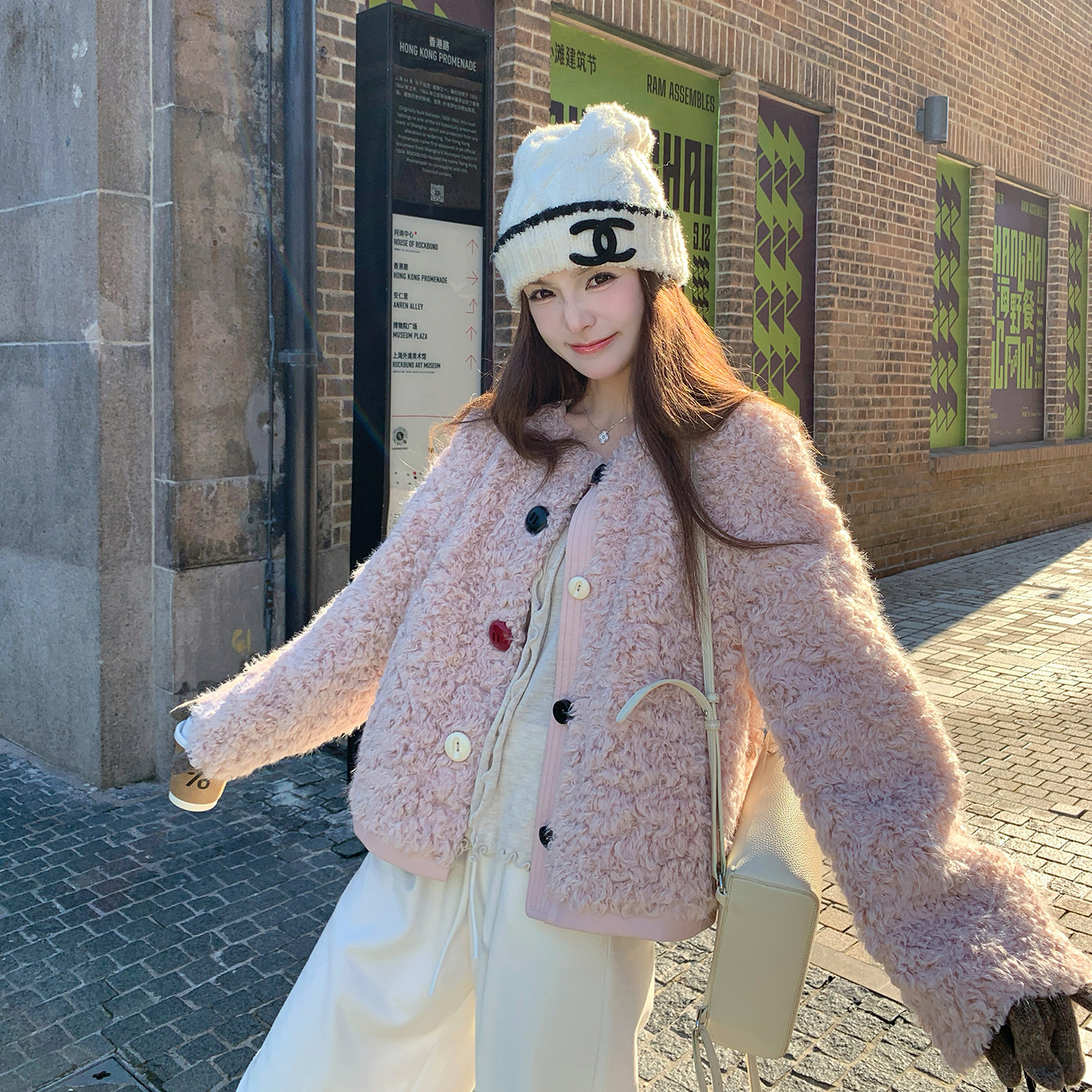 粉色羊羔毛短外套女冬季2025新款韩系减龄保暖加厚百搭毛绒绒棉服,女装短外套,2D043