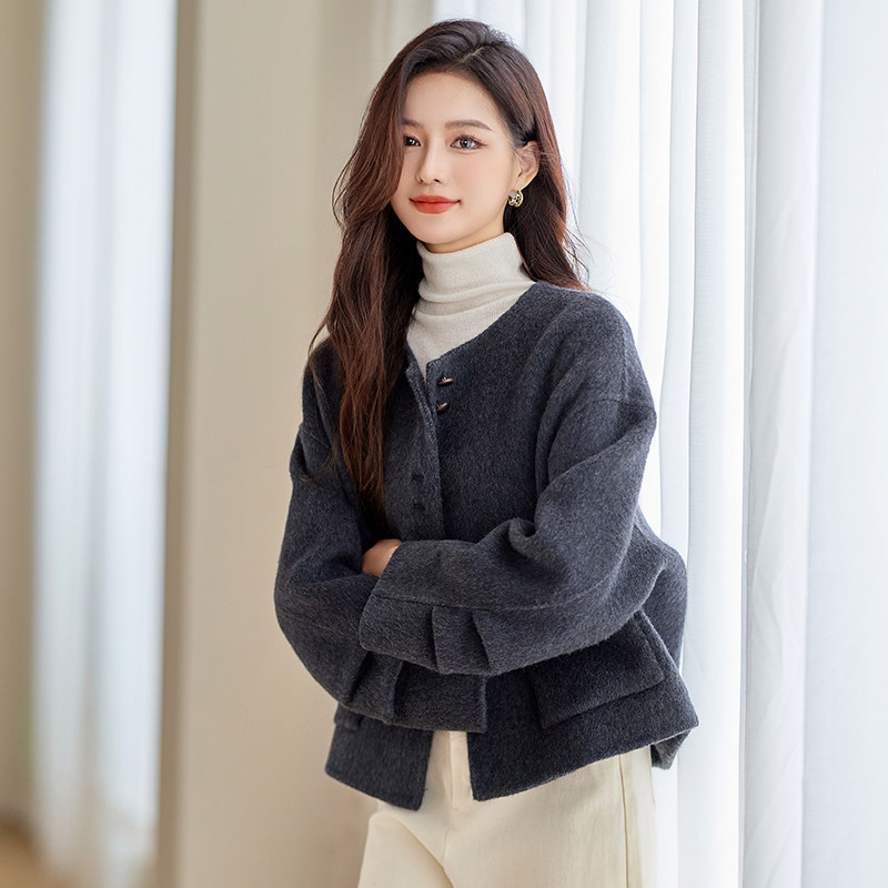 复古红色时尚棒球服短外套女2025春秋新款休闲气质小个子夹克上衣,女装毛呢外套,安在秀