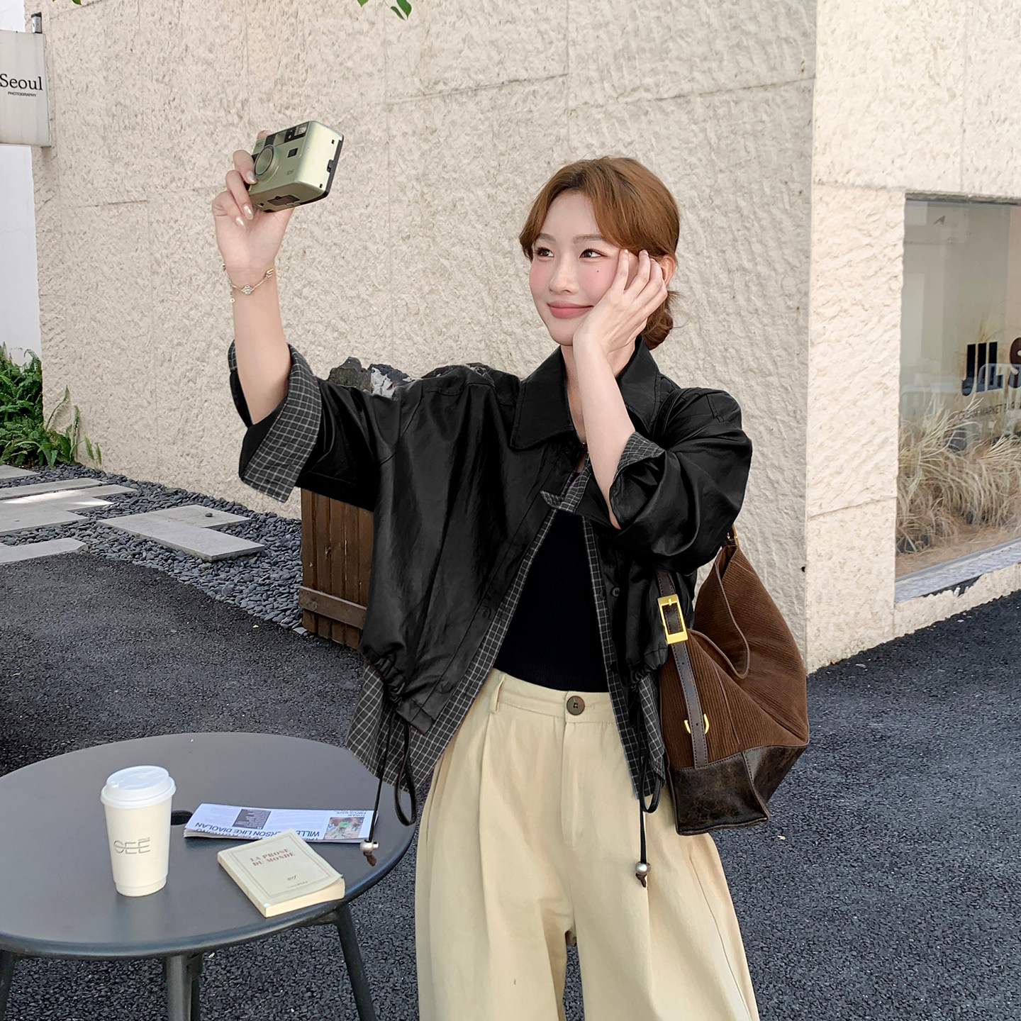 黑色格纹拼接皮衣女2025秋季新款韩版高级感洋气减龄短款PU皮夹克图片