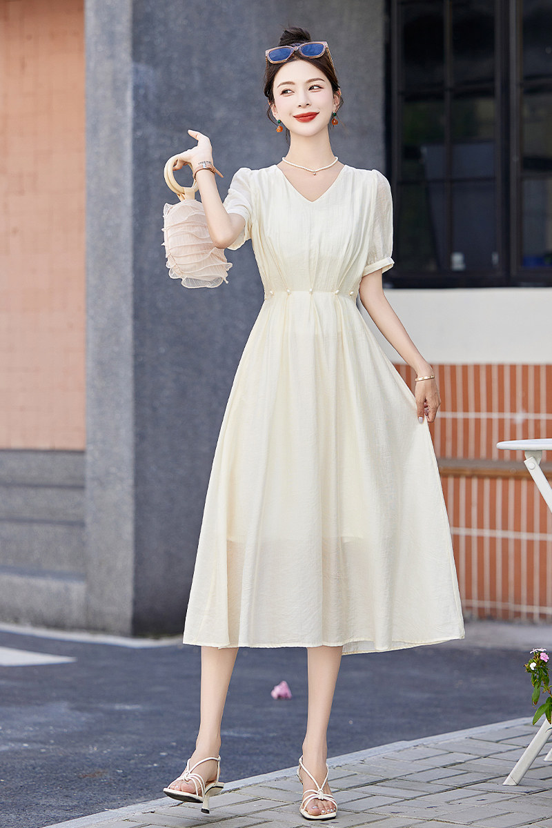 2025年夏季新款V领短袖天丝提花女设计感小众气质修身显瘦裙子,女装连衣裙,奕可儿