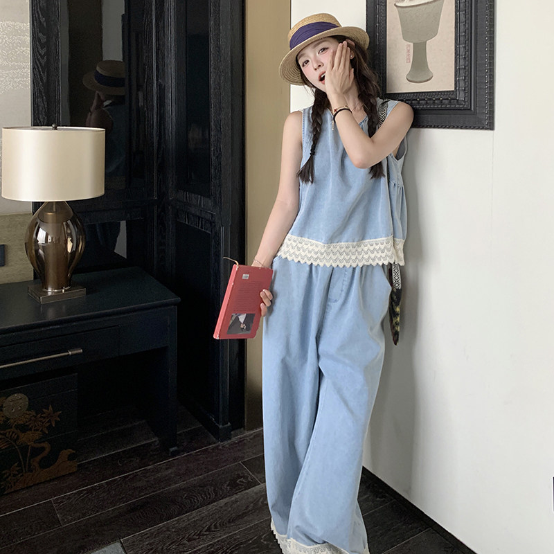 蓝色减龄时尚牛仔套装女2025夏新款蕾丝拼接圆领背心阔腿裤两件套,女装套装/套裙,2D043