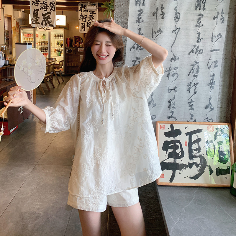 重工蕾丝刺绣套装女夏2025新款法式小众圆领上衣阔腿短裤两件套女,女装套装/套裙,2C166