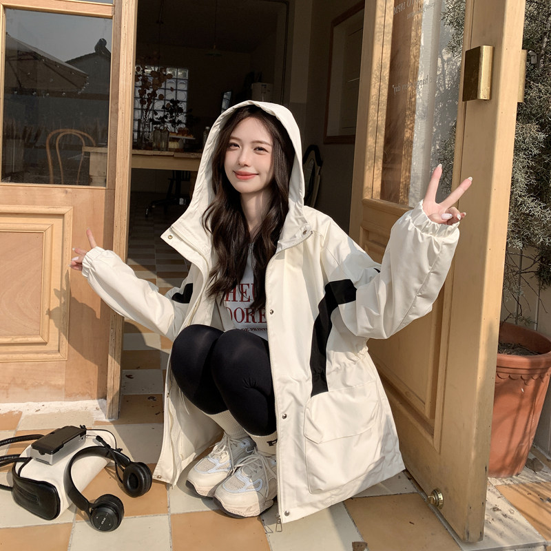 白色连帽冲锋衣外套女春秋2025新款韩版宽松流行工装夹克上衣潮,女装风衣,2C266