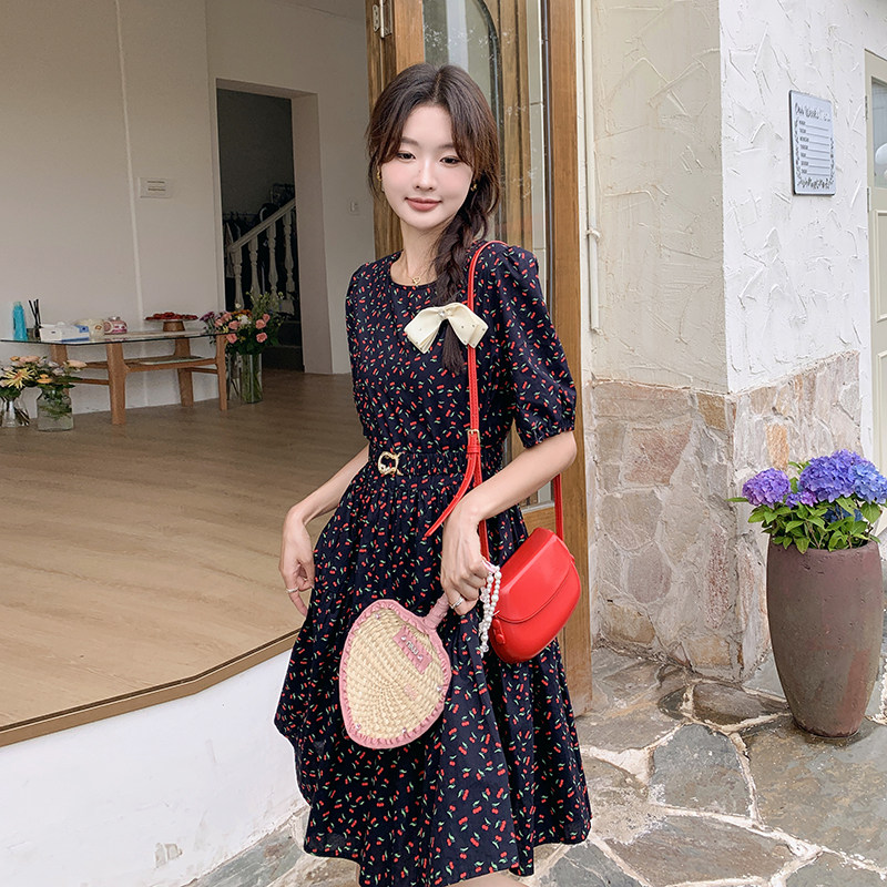 法式圆领碎花连衣裙女2024夏季新款小个子收腰显瘦气质减龄小众裙,女装连衣裙,2C107