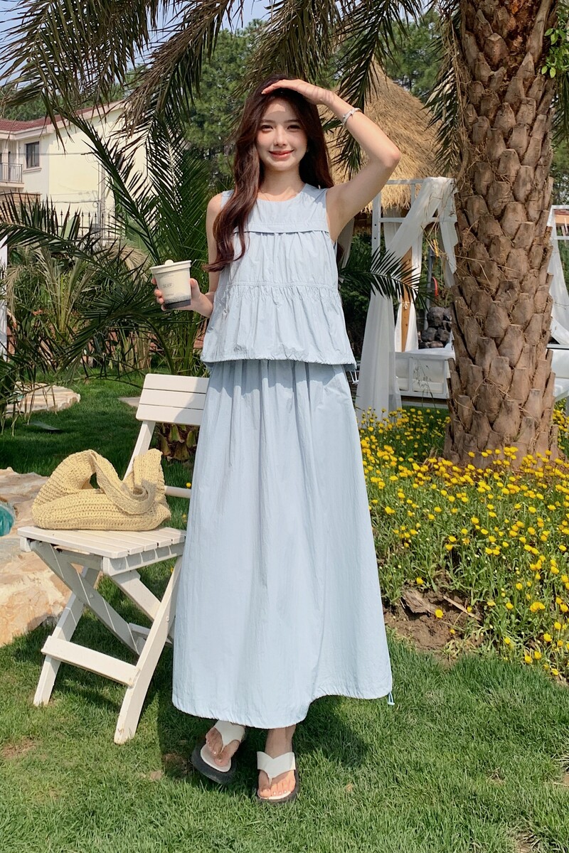 浅蓝色休闲套装裙女2025夏季新款法式设计感压褶背心半身裙两件套,女装套装/套裙,2C135
