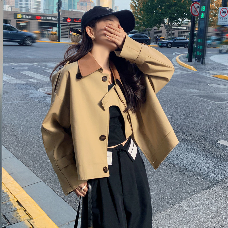 卡其色设计感撞色翻领短外套女2025秋新款宽松时髦小个子减龄上衣图片