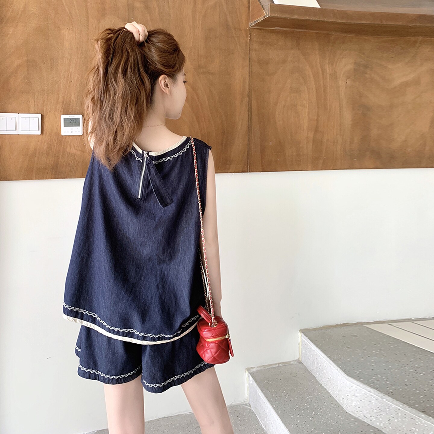 深蓝色复古明线背心短裤套装女2025夏新款设计感休闲小个子两件套,女装套装/套裙,2C218