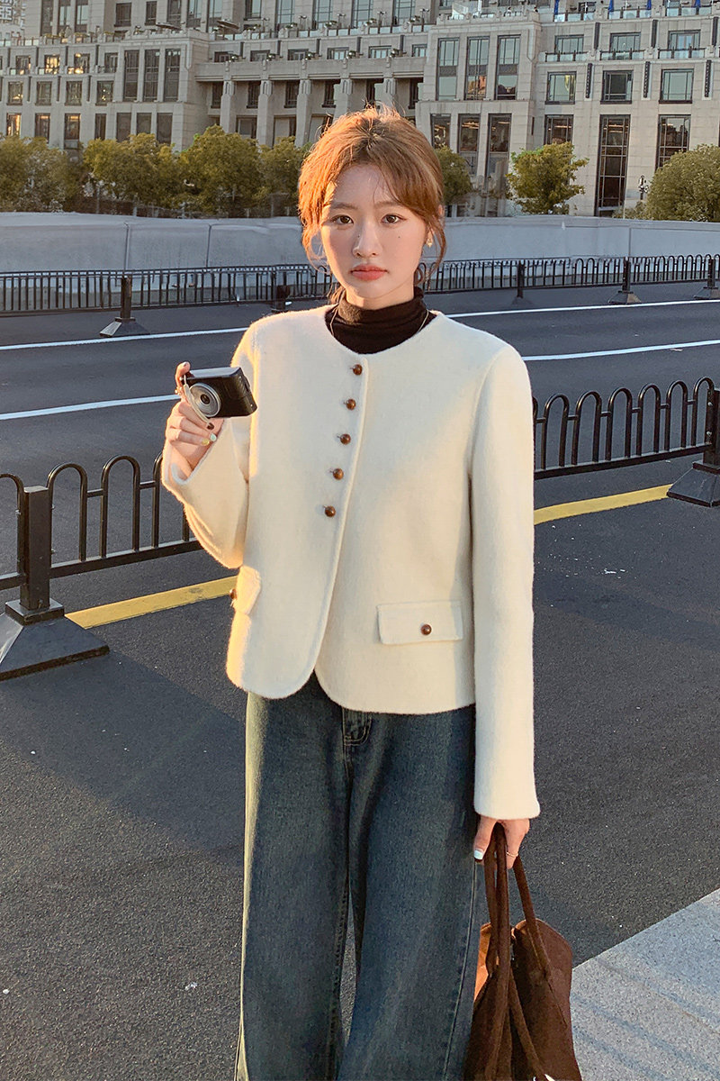 2025现货！气质米白色短款洋气木制纽扣双面羊绒大衣,女装毛呢外套,2C015