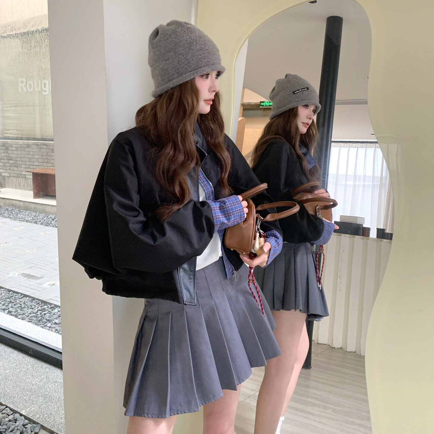 减龄休闲格纹拼接短外套女图片