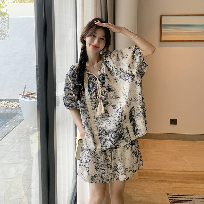 小个子减龄国风套装女夏季新款水墨画度假宽松网红上衣短款两件套,女装套装/套裙,2D044