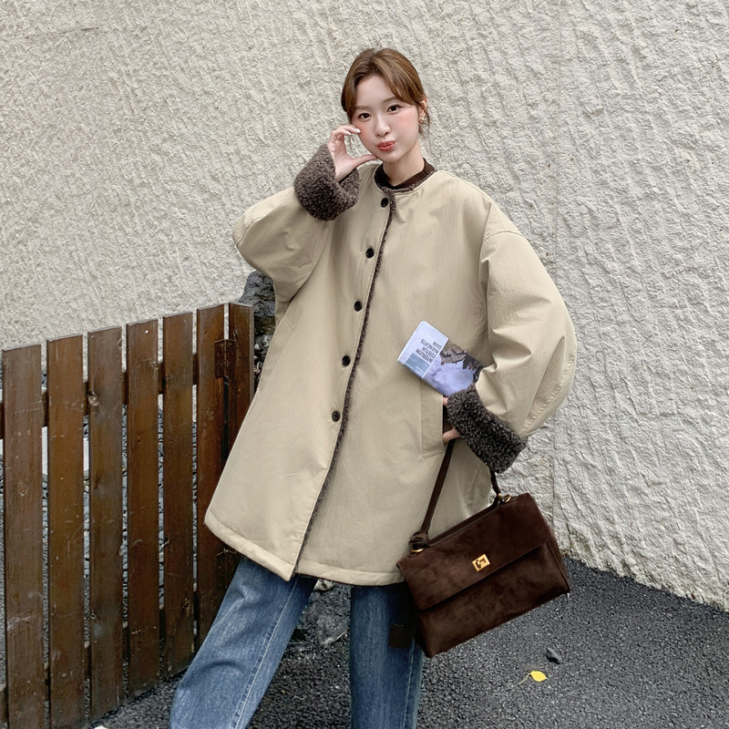 卡其色长款加绒厚圆领外套2025新款女冬气质高级感羊羔毛风衣大衣,女装派克服,2C159