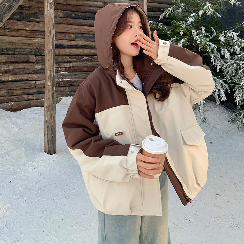 连帽红白撞色冲锋衣外套女冬季2024新款爆款独特超好看时髦派克服,女装棉衣/棉服,2C218