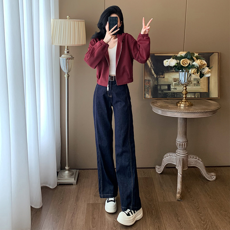女秋季新款酒红色卫衣直筒牛仔裤套装图片