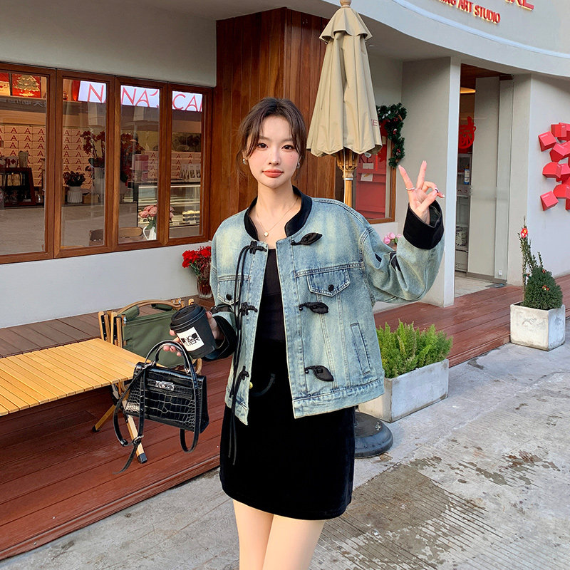 新中式国风盘扣牛仔外套女春秋2025新款独特漂亮刺绣拼接夹克上衣,女装短外套,2C233
