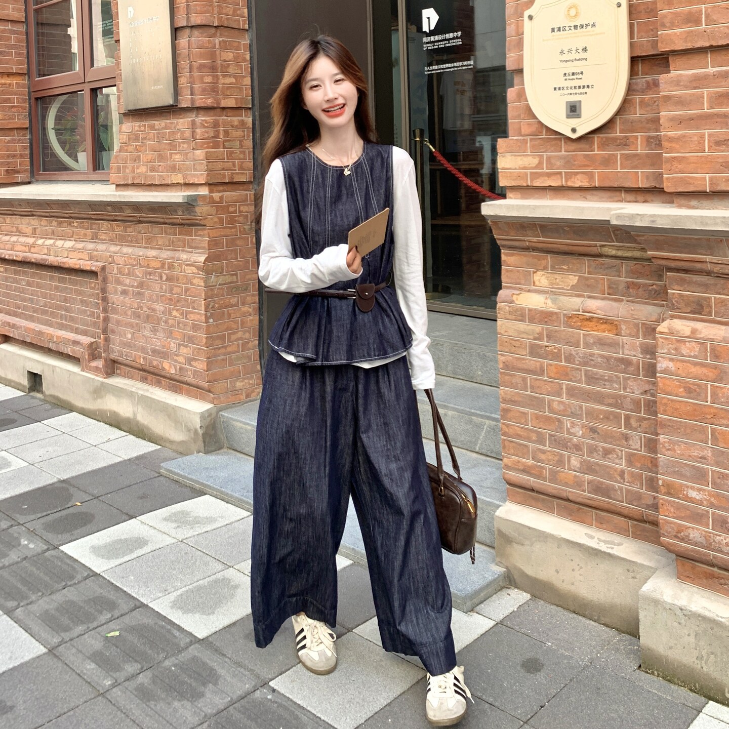 设计感时尚休闲韩版牛仔套装女春秋显瘦背心T恤阔腿裤三件套,女装套装/套裙,2C166
