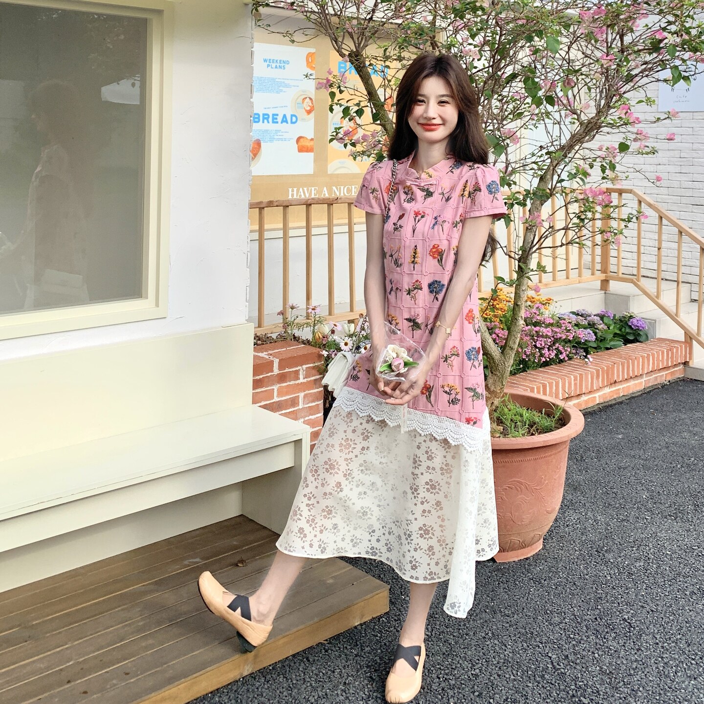 粉色新中式刺绣连衣裙女2025夏季新款高级感蕾丝拼接收腰显瘦长裙,女装连衣裙,2C098