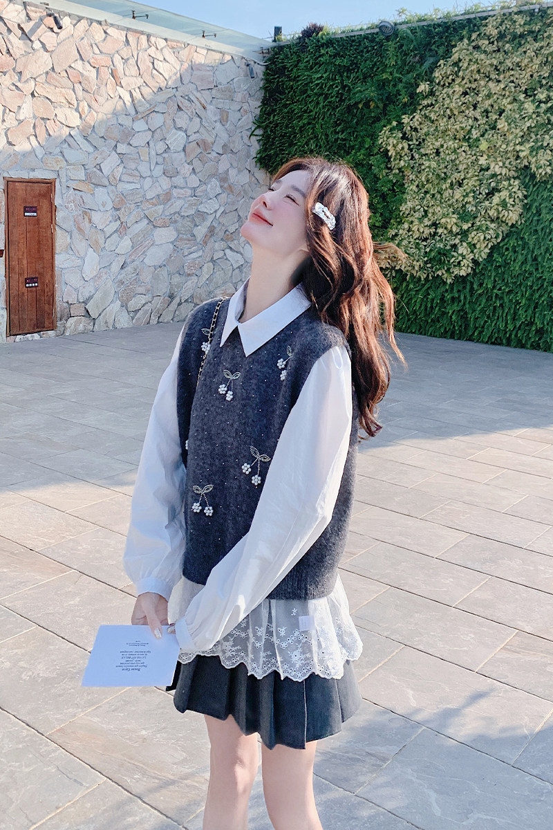 今年流行蕾丝拼接衬衫针织马甲套装女2025春新款学院风叠穿两件套,女装套装/套裙,2C056