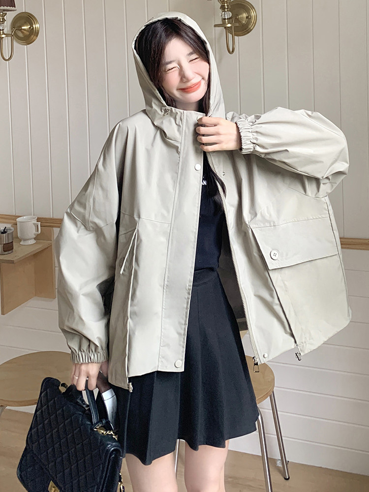 卡其色休闲简约工装外套女2025年秋季新款设计感韩系连帽冲锋衣潮,女装风衣,2C217