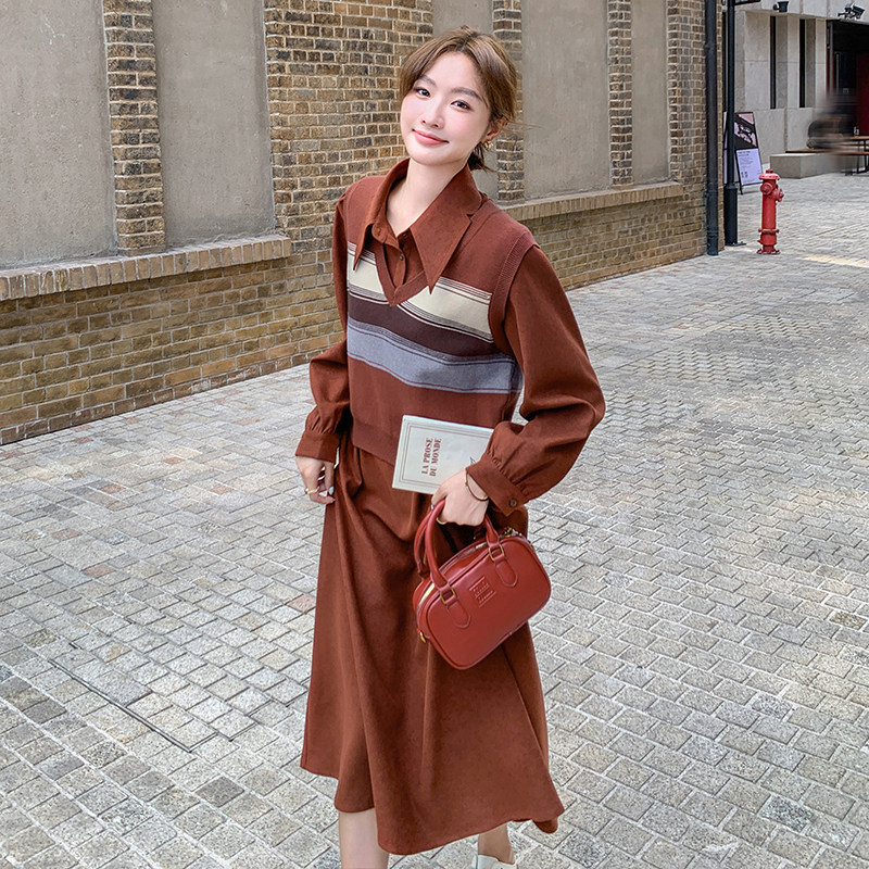 砖红色polo领连衣裙女2025春秋新款韩系高级感针织马甲图片