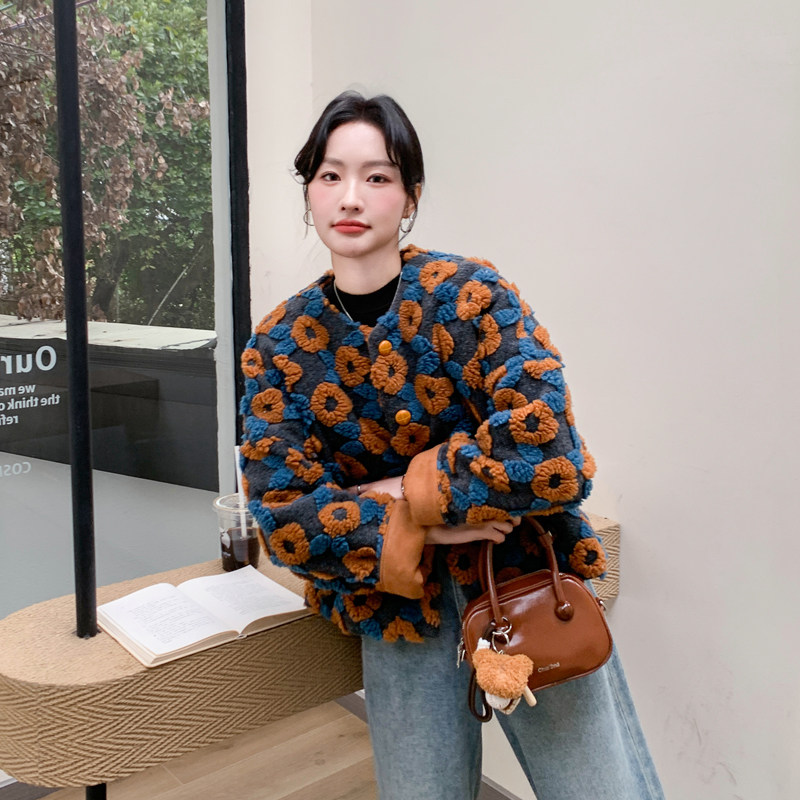 撞色立体花朵小香风羽绒服2024新款女冬独特好看小个子毛呢短外套,女装羽绒服,2C092