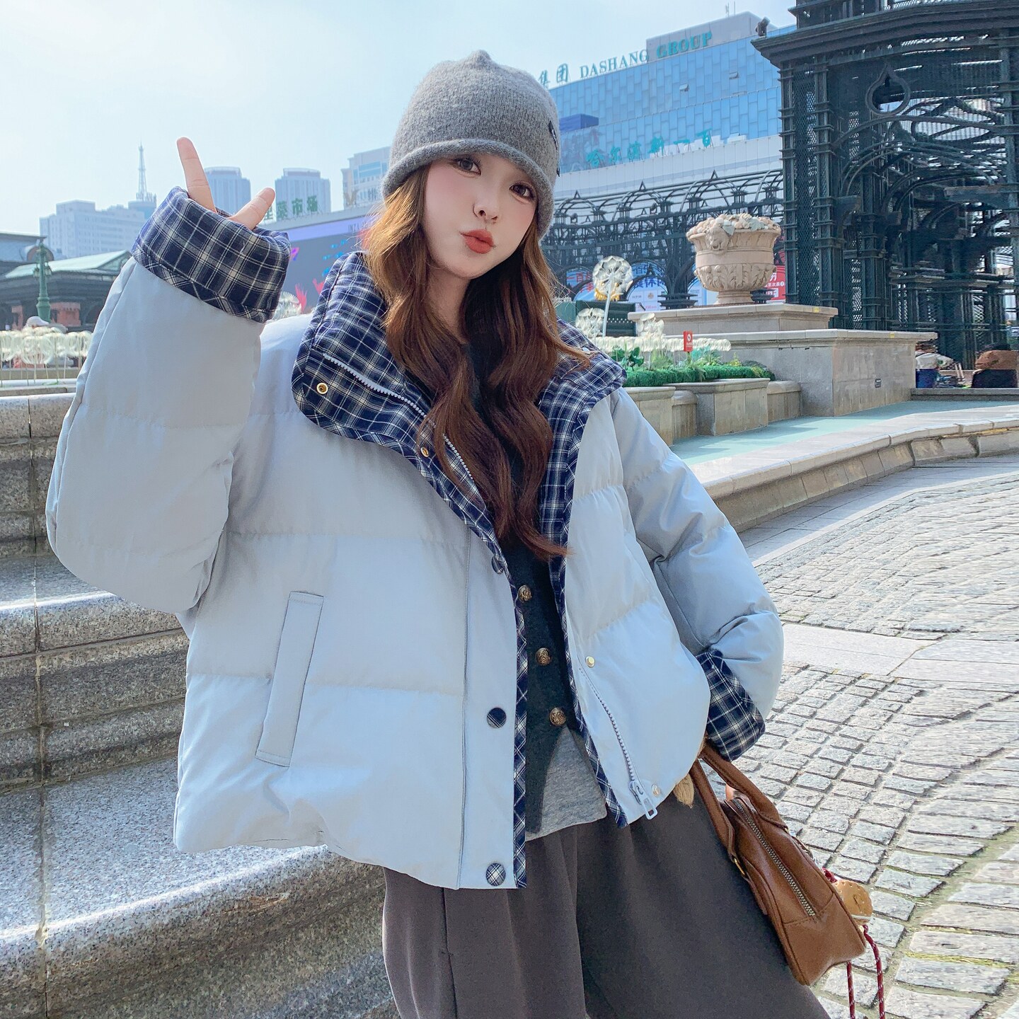 格纹拼接蓝色羽绒服女冬季2025新款小个子巨好看流行90绒外套,女装羽绒服,2C218