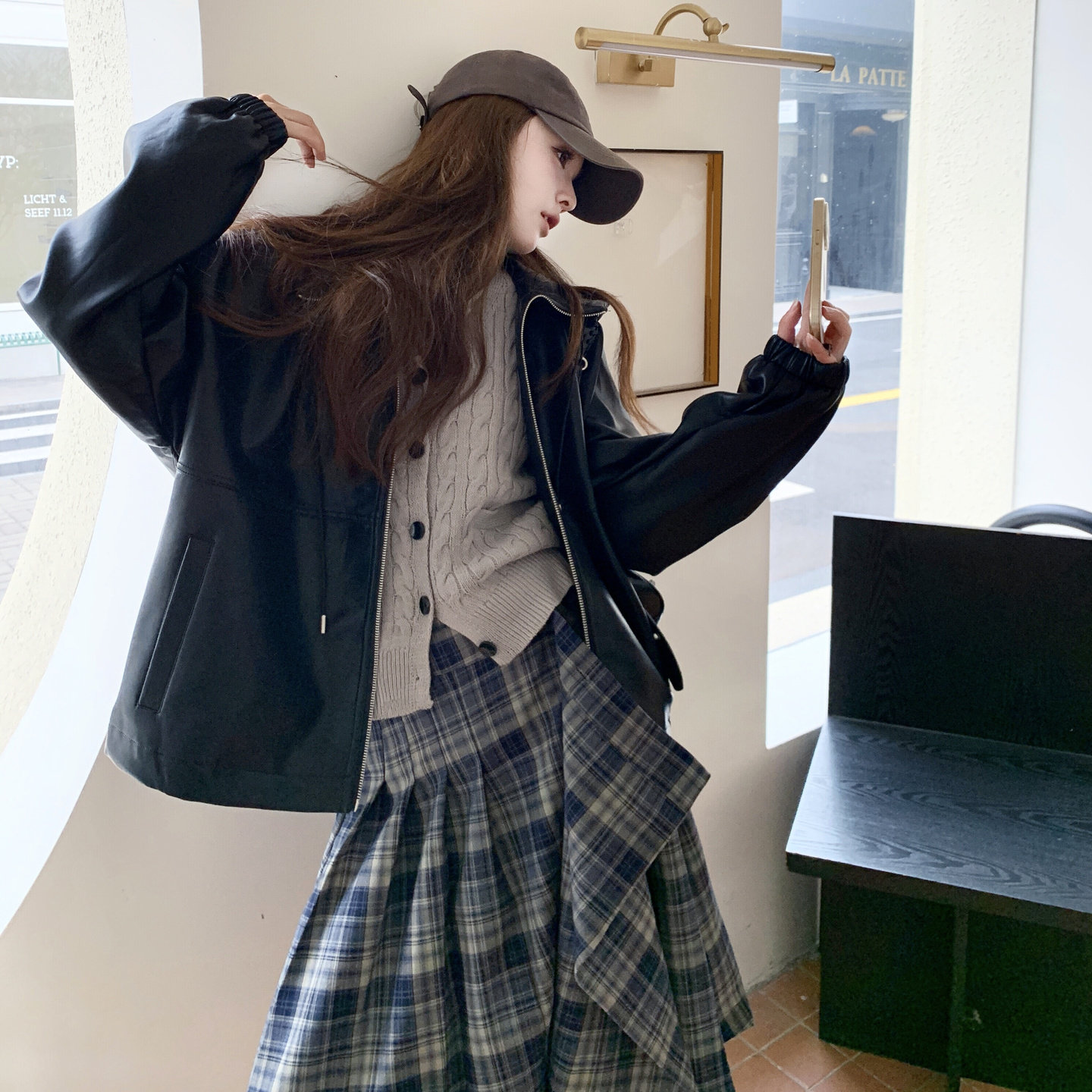 氛围感休闲套装女2025秋季新款洋气时髦皮衣外套格子半身裙两件套图片
