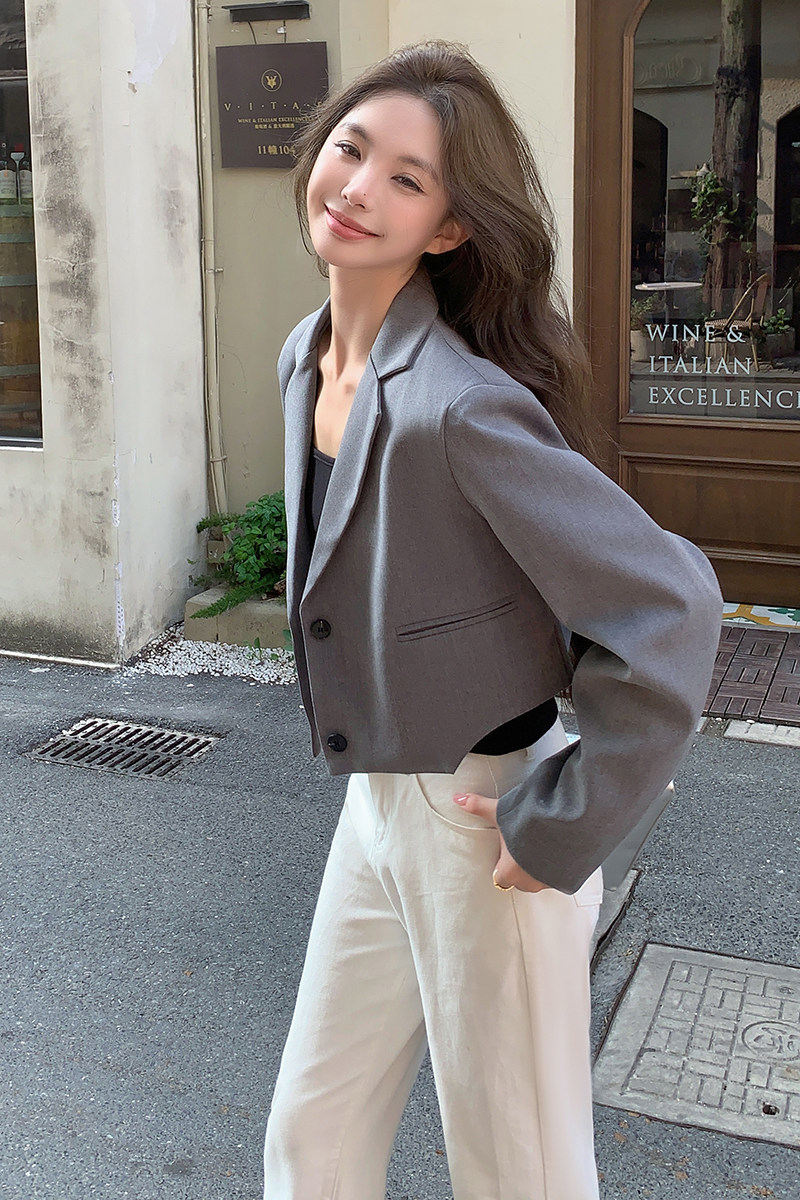 灰色单排扣西装春秋女2025新款小个子休闲百搭设计感短款小西服潮,女装短外套,2C057