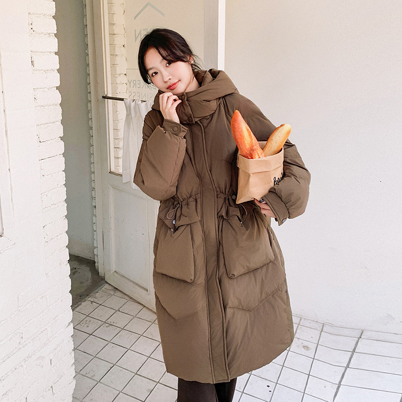 现货：冬装新款设计感要节抽绳长款连帽羽绒服2C135-5021P365K528,女装羽绒服,2C135
