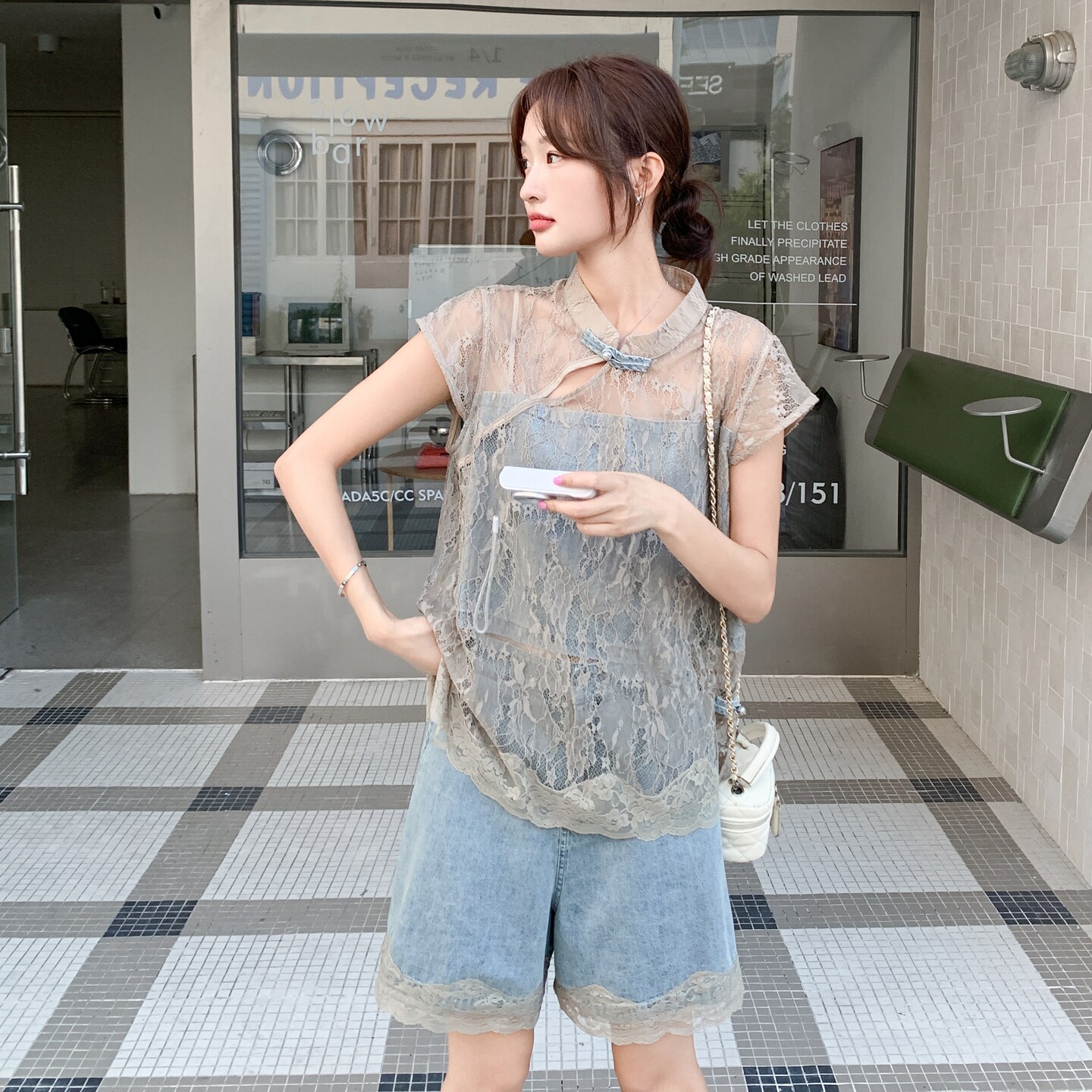 新中式风套装女2025新夏季复古盘扣蕾丝拼接上衣牛仔短裤两件套,女装套装/套裙,2C218
