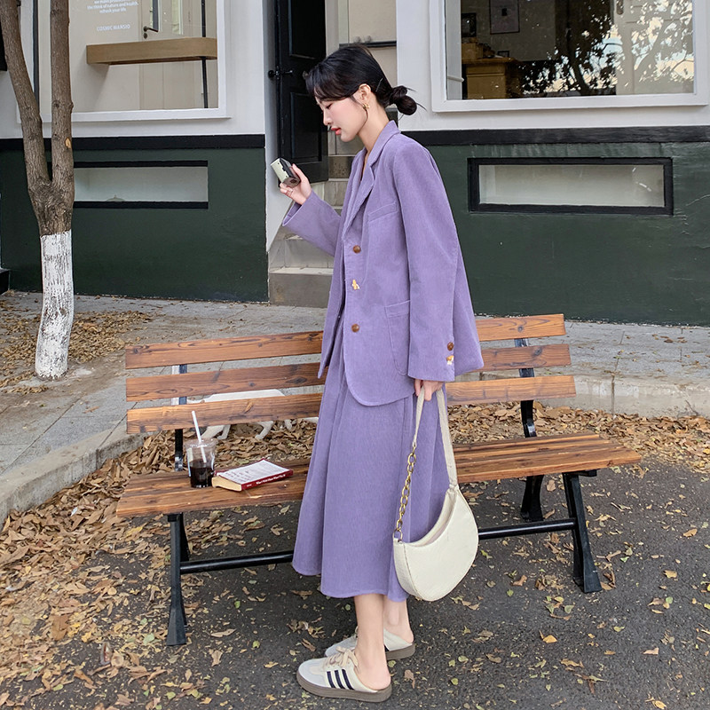 紫色灯芯绒西装套装女2025春季新款高级感超好看气质半身裙两件套,女装套装/套裙,2C206