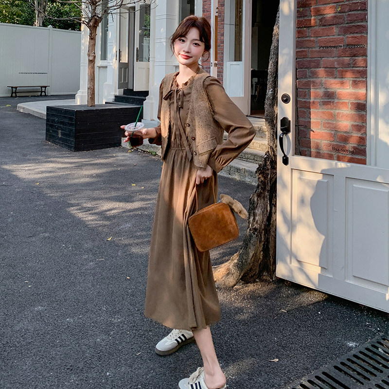 卡其色时尚套装裙女2025春季新款抽绳夹克上衣显瘦半身长裙两件套,女装连衣裙,2D044