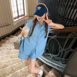 条纹时尚休闲套装女夏季2024新款宽松无袖衬衫上衣时尚短裤两件套图片