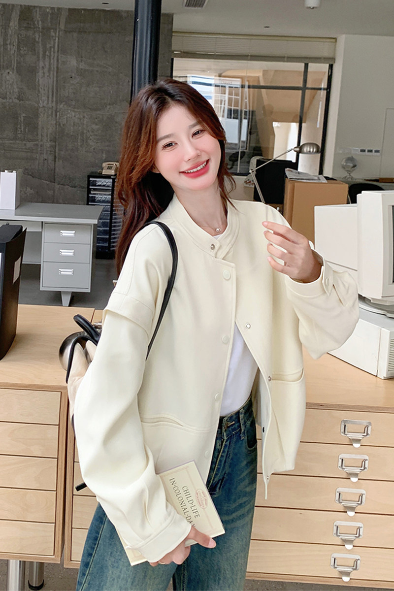 新款现货乳白色休闲棒球服外套女2C052-6611-P135-K188,女装短外套,2C052
