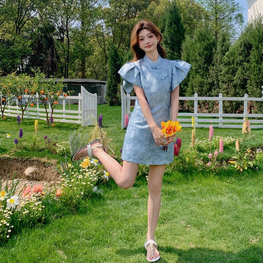 蓝色新中式国风盘扣提花连衣裙女2025夏季改良旗袍短裙短裤两件套,女装连衣裙,2C068