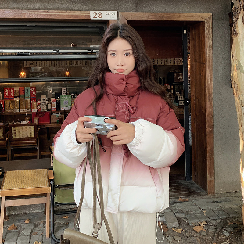 高级感超好看本命年渐变红色短款立领羽绒服女冬2024新款时尚外套,女装羽绒服,2C280