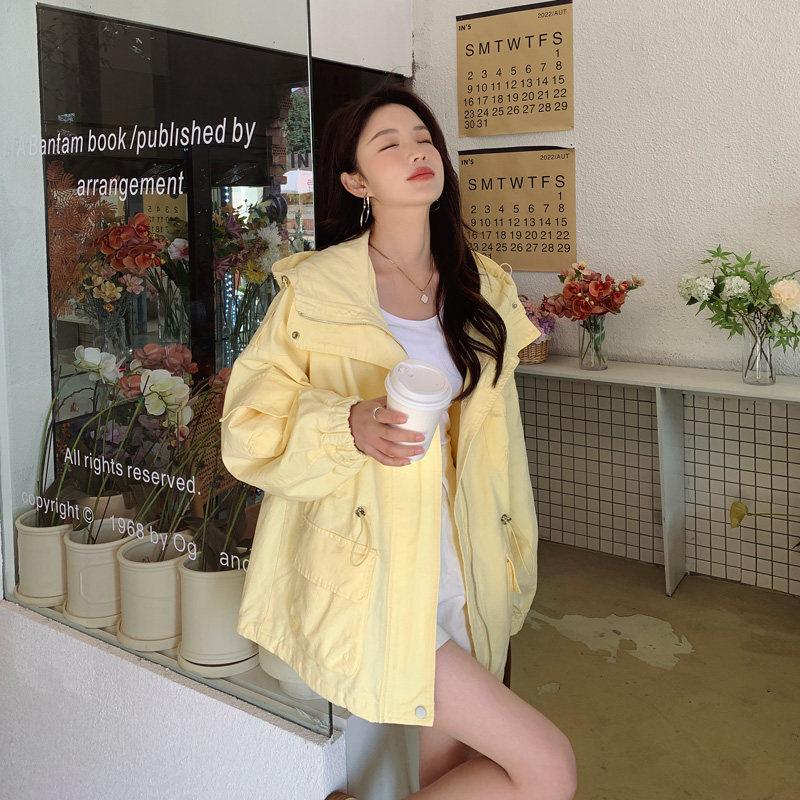 多巴胺奶黄色连帽短款风衣外套女春秋2025独特超火好看宽松冲锋衣,女装风衣,2C266