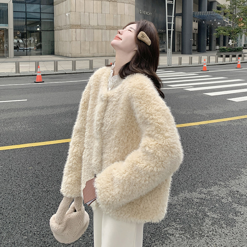 现货浅黄色皮毛一体加厚外套5830-P205-K308,女装皮草,2C159