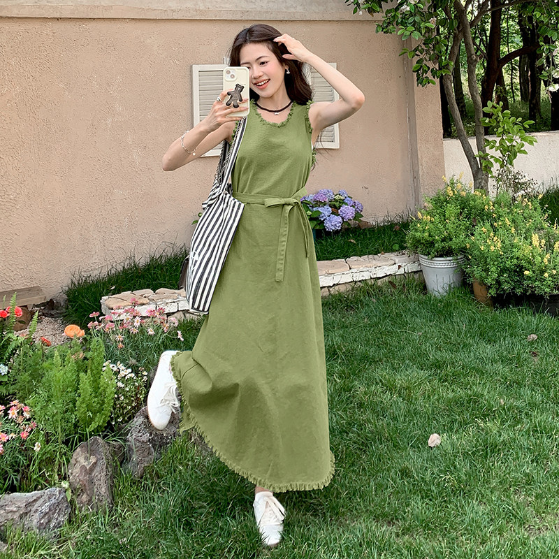 法式温柔风灰蓝色背心裙女夏季2025新款设计感小众后背开襟连衣裙,女装连衣裙,2C112
